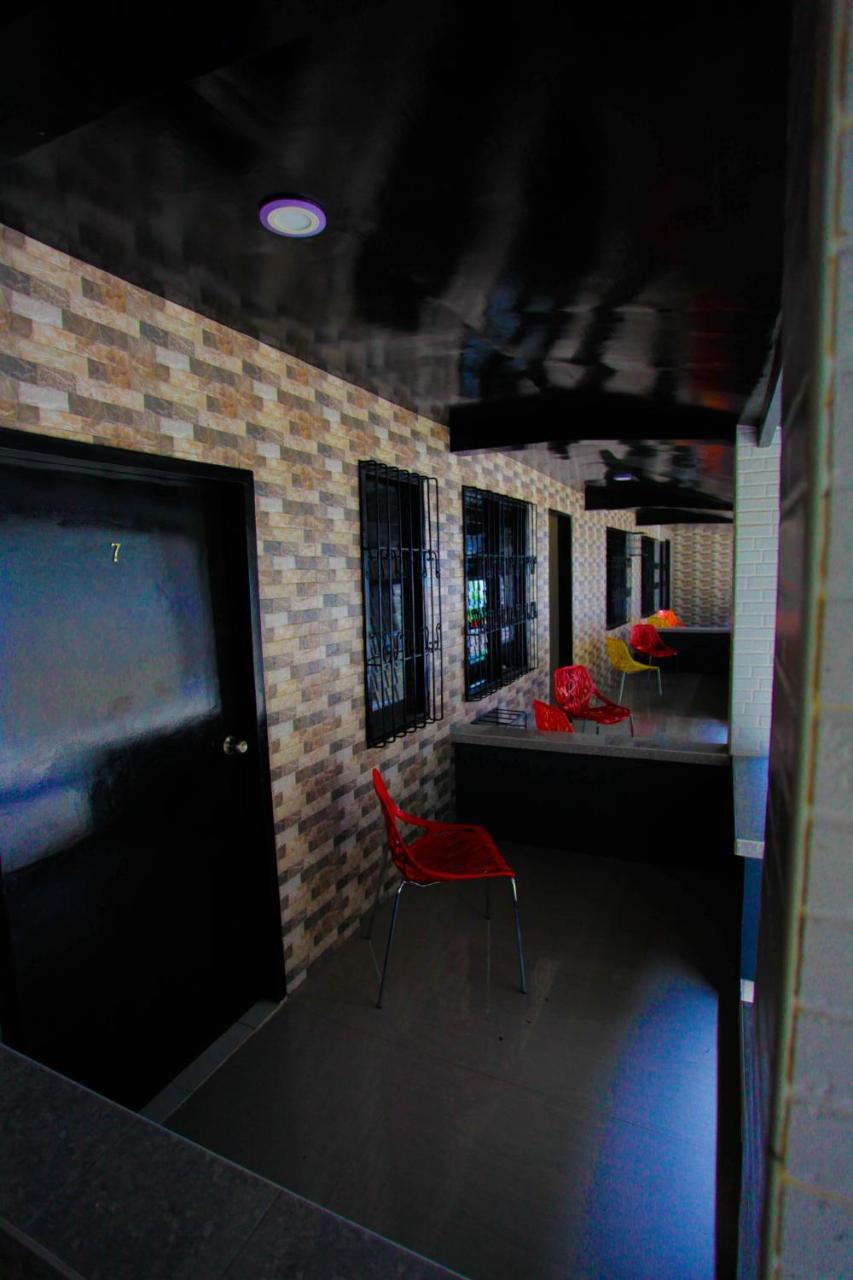Halfway House Hostel Mactan Cebu Airport Đảo Mactan Ngoại thất bức ảnh