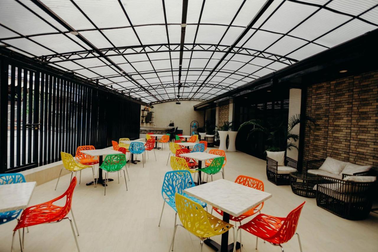 Halfway House Hostel Mactan Cebu Airport Đảo Mactan Ngoại thất bức ảnh